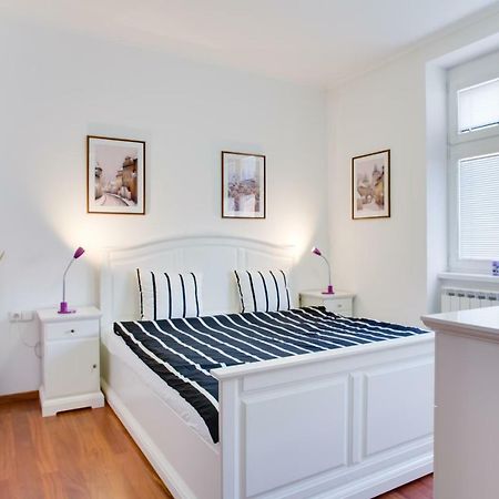 Royal Apartment Near River - Nek4Th Prague Extérieur photo