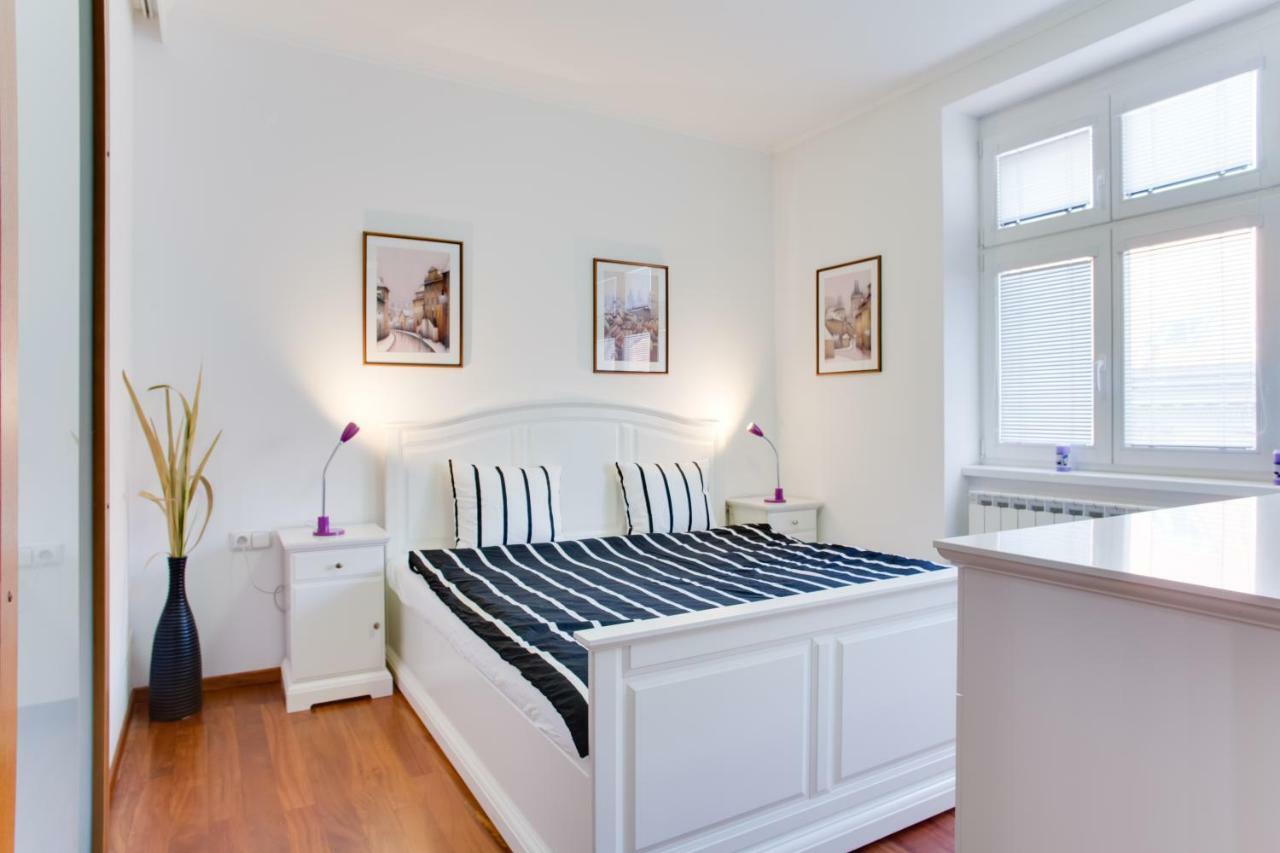 Royal Apartment Near River - Nek4Th Prague Extérieur photo